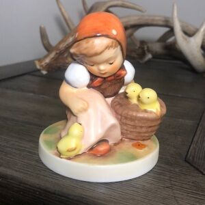 Hummel Chick Girl- Signed